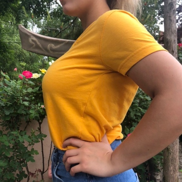 Vintage yellow tee - Picture 3 of 4